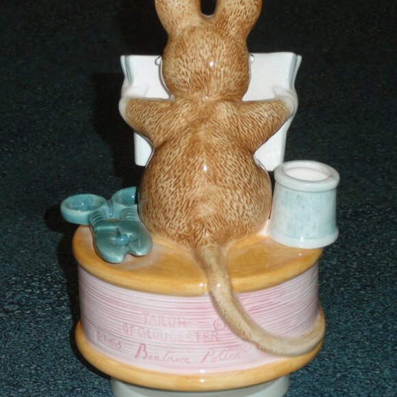Beatrix Potter TAILOR of GLOUCESTER Mouse Musical Figurine Schmid CHRISTMAS GIFT - Picture 4 of 7